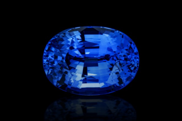 The Blue Splendour of Ceylon. Oval blue sapphire.
