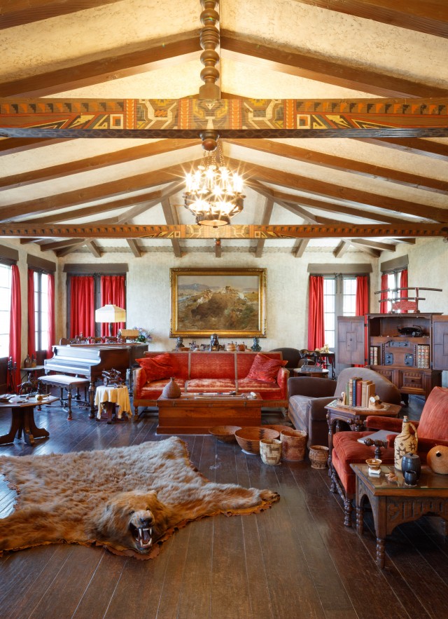 Photo of the living room inside the Hart museum